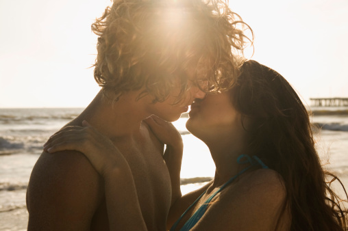 「もう離さない！」男が夢中になる女はディープキスがお上手